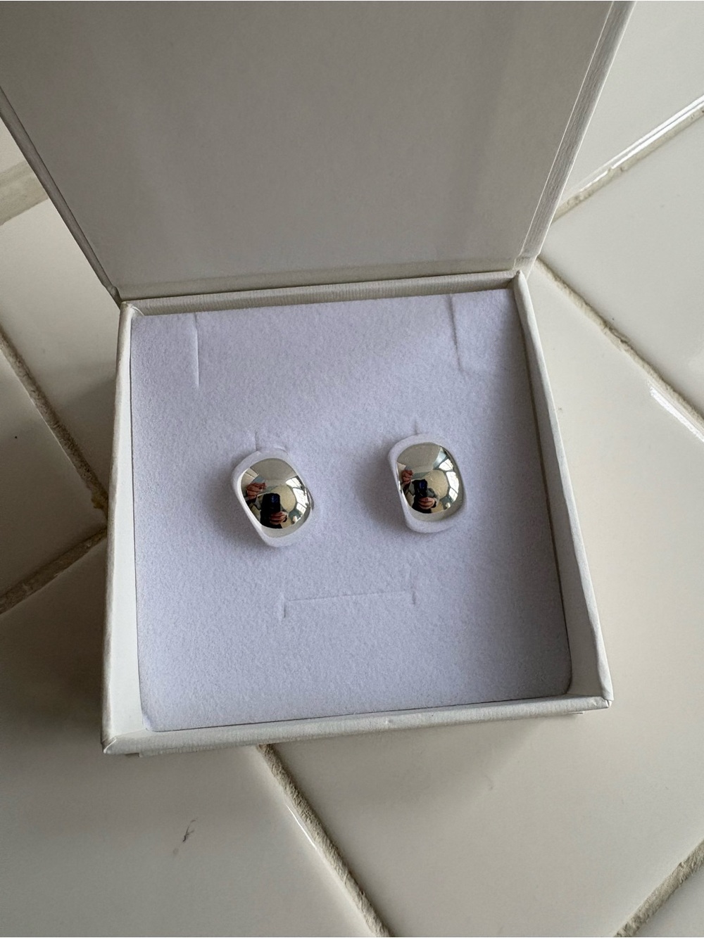 NIB Heaven Mayhem Silver KY Hoop Smooth Earrings